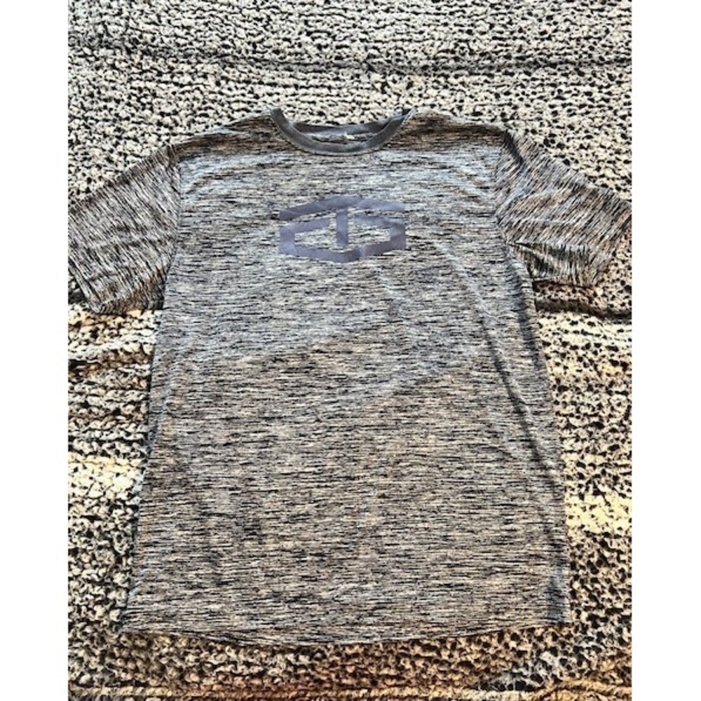 Men's Tapout Dry Fit T‎ Shirt Size M